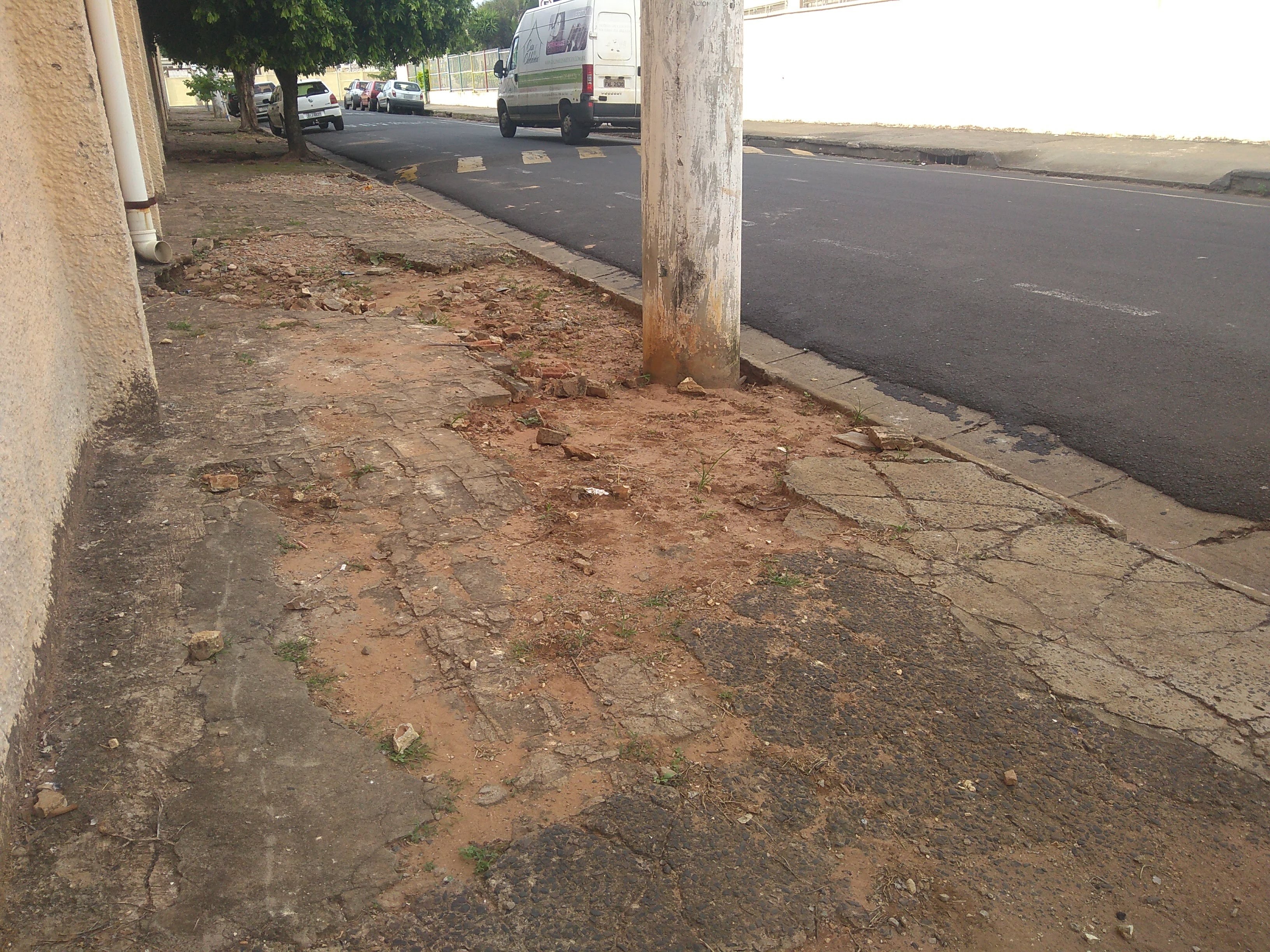 20181031_RequerimentoReformaCalçada_LauroRocha