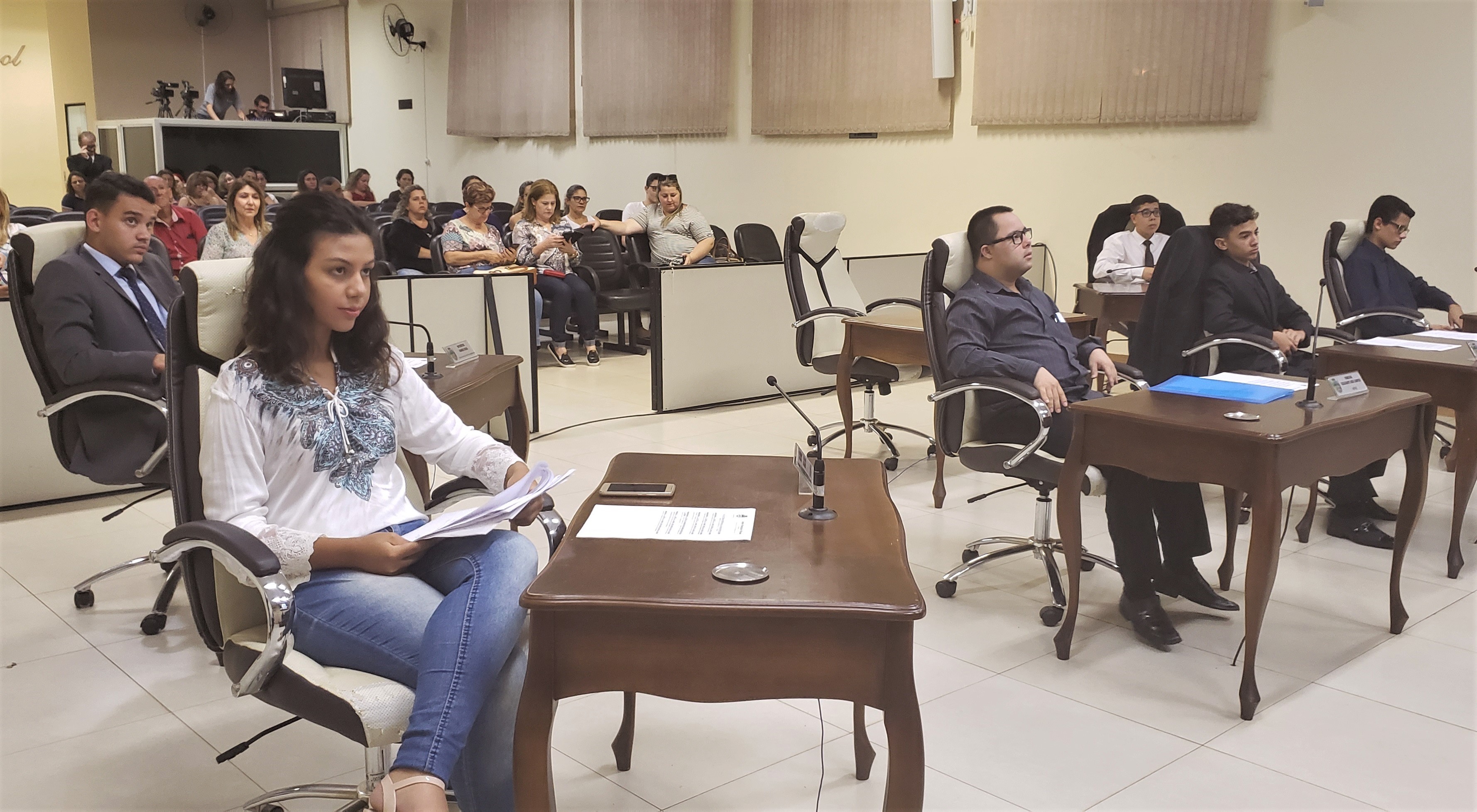 Um dos requerimentos solicita uma reunião com o prefeito André Vieira