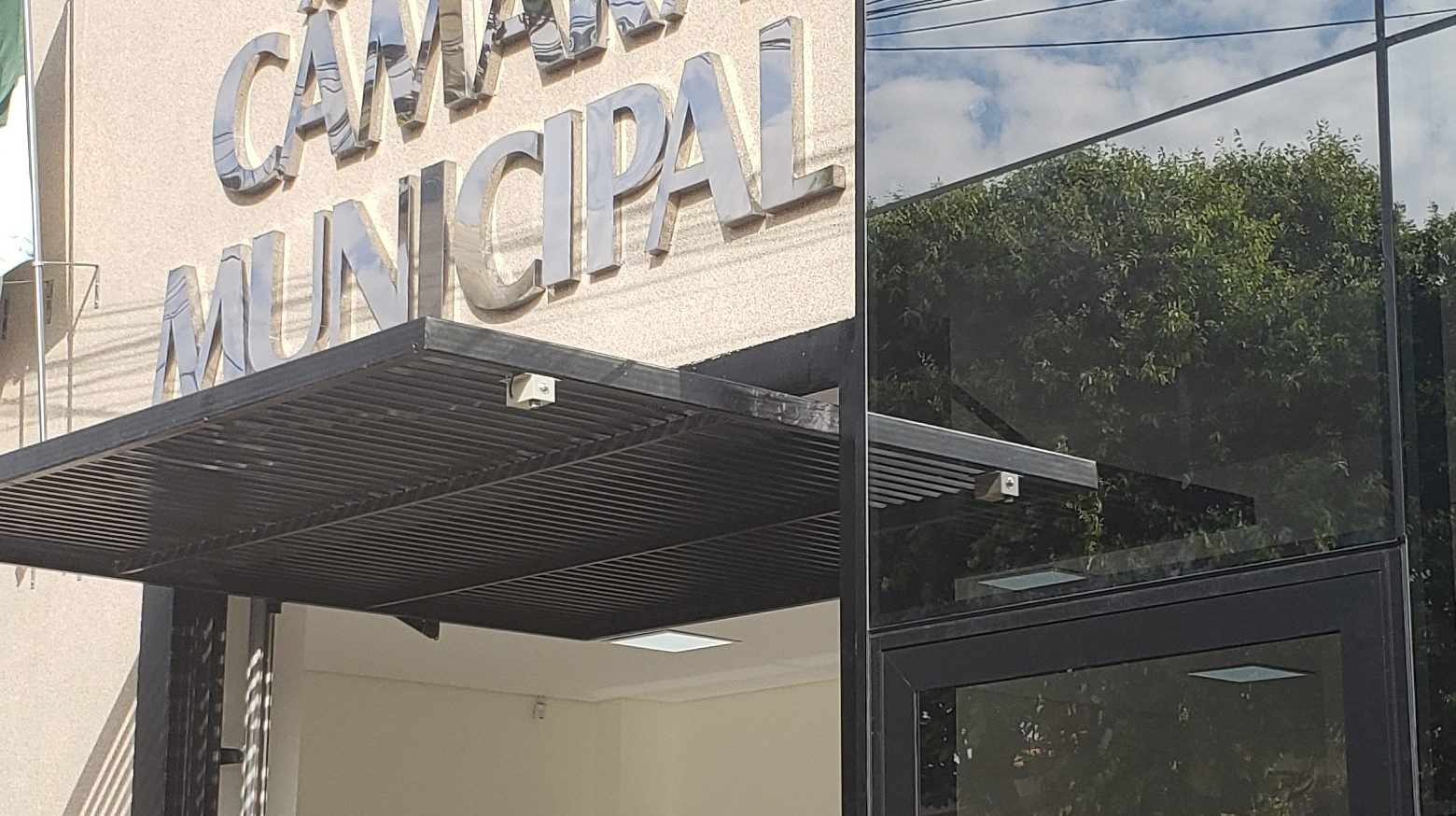 Um dos projetos aprovados entrou na Ordem do Dia após requerimento de urgência / CMM